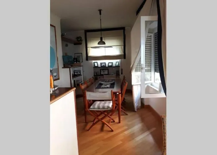 Wind Rose House - By The Beach With Ac & Private Parking