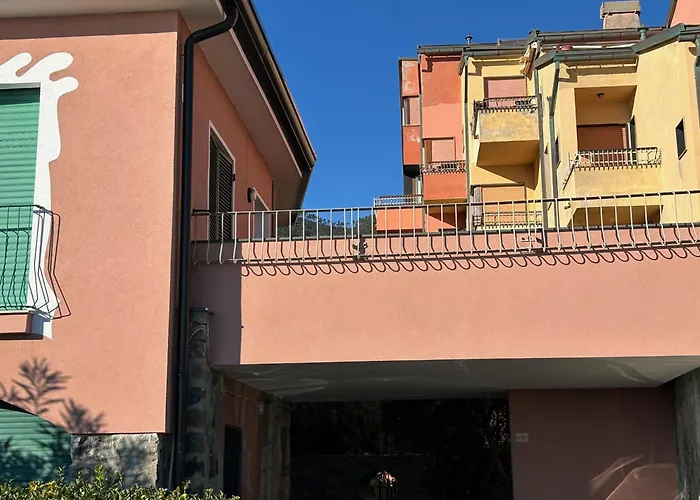 Wind Rose House - By The Beach With Ac & Private Parking