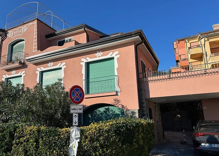 Wind Rose House - By The Beach With Ac & Private Parking